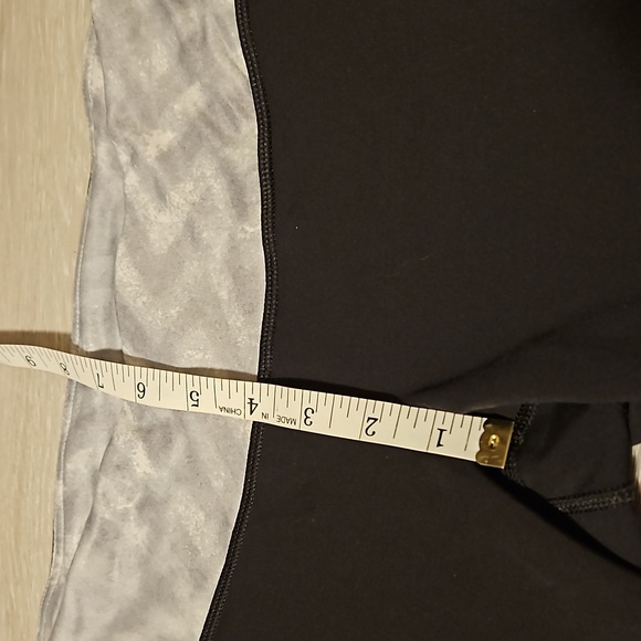 🩴Lululemon Run: Fast And Free Crop in Black / Blazer Fossil - Picture 9 of 16